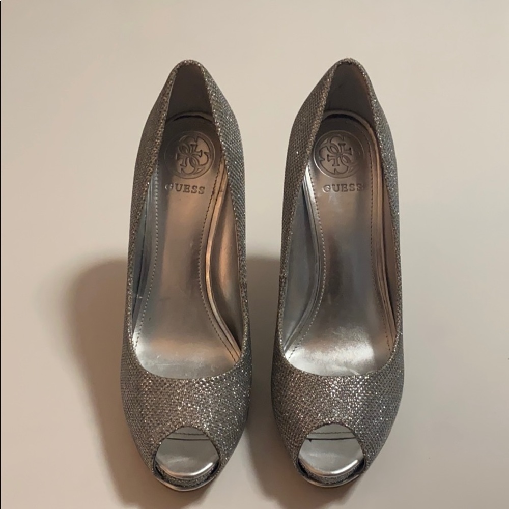 Guess Glittery Pumps